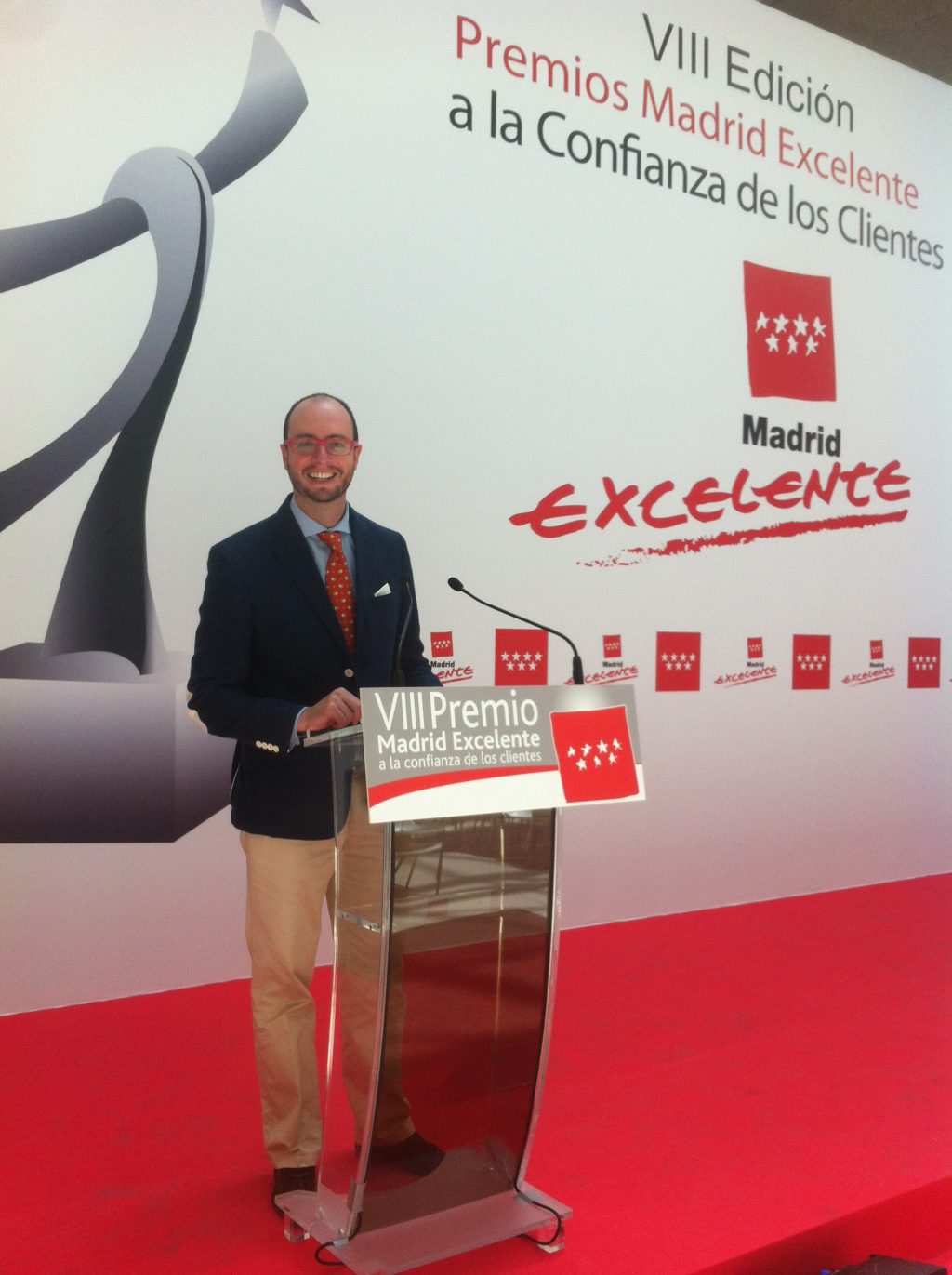 Servicios Auxiliares sello Madrid Excelente